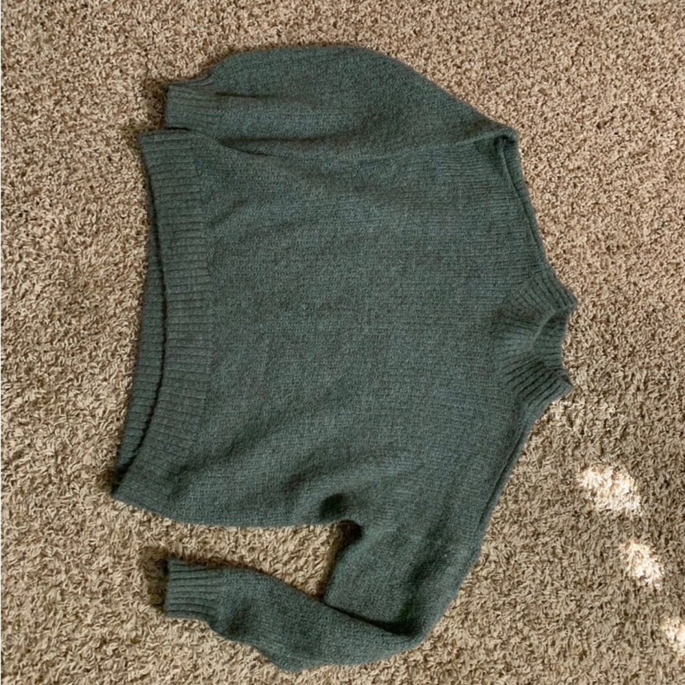 Girls Mock Neck, crop Old Navy Sweater size XL 14-16